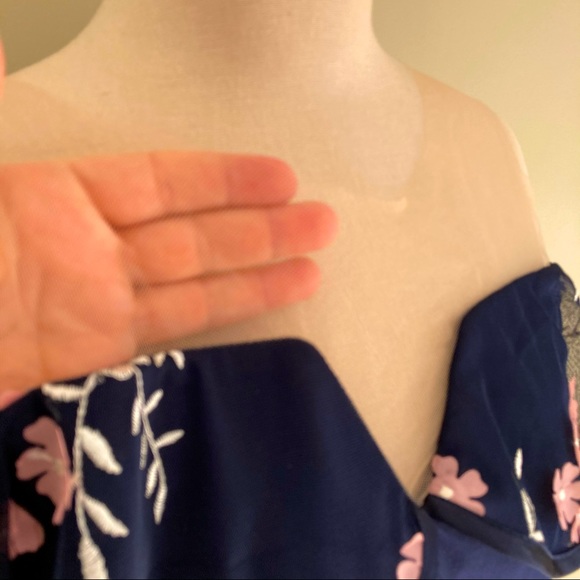 Party Dress - off the shoulders w/Sheer Straps Embroidered flowers  sz L - Picture 6 of 10